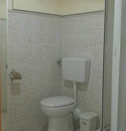 Il Porto לינה וארוחת בוקר 3*